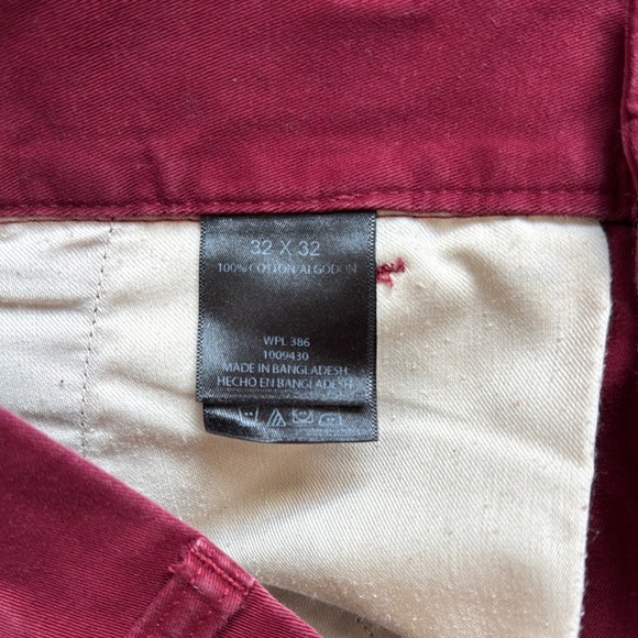 Haggar Burgundy Chinos Classic Straight-Leg Size 32x32 - Picture 2 of 5